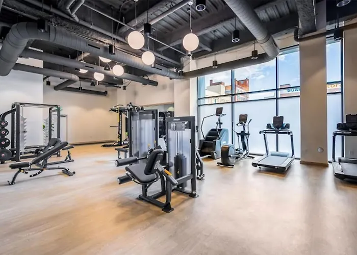 Lux King Bed Free Parking Gym New Pittsburgh