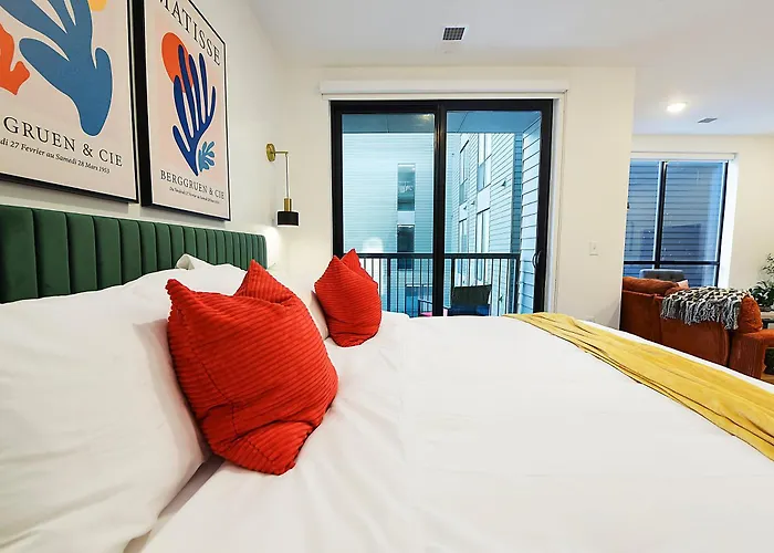 Lux King Bed Free Parking Gym New Apartment